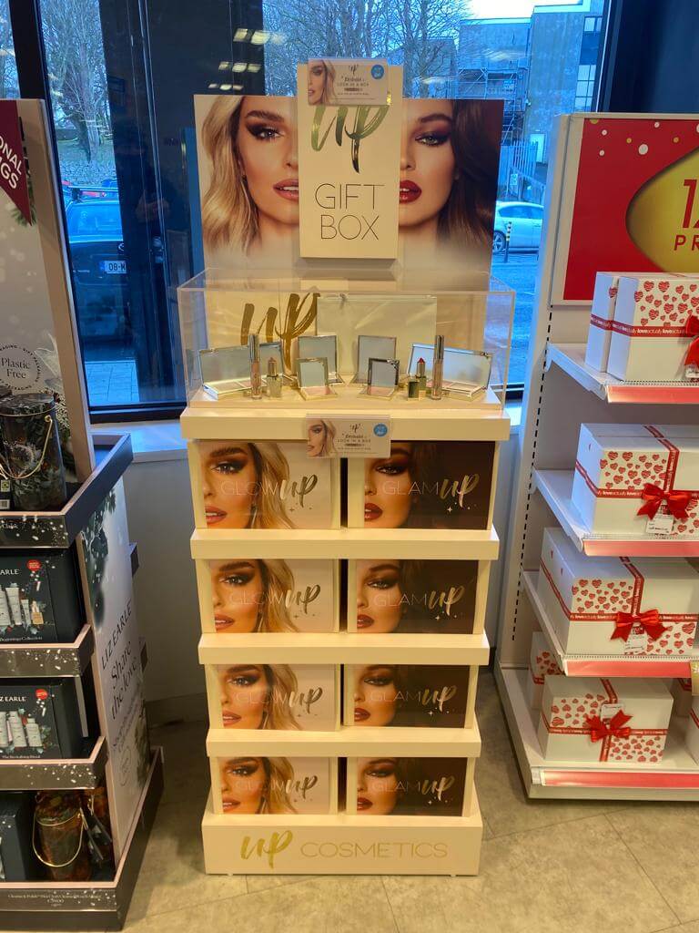 Up Cosmetics Stand